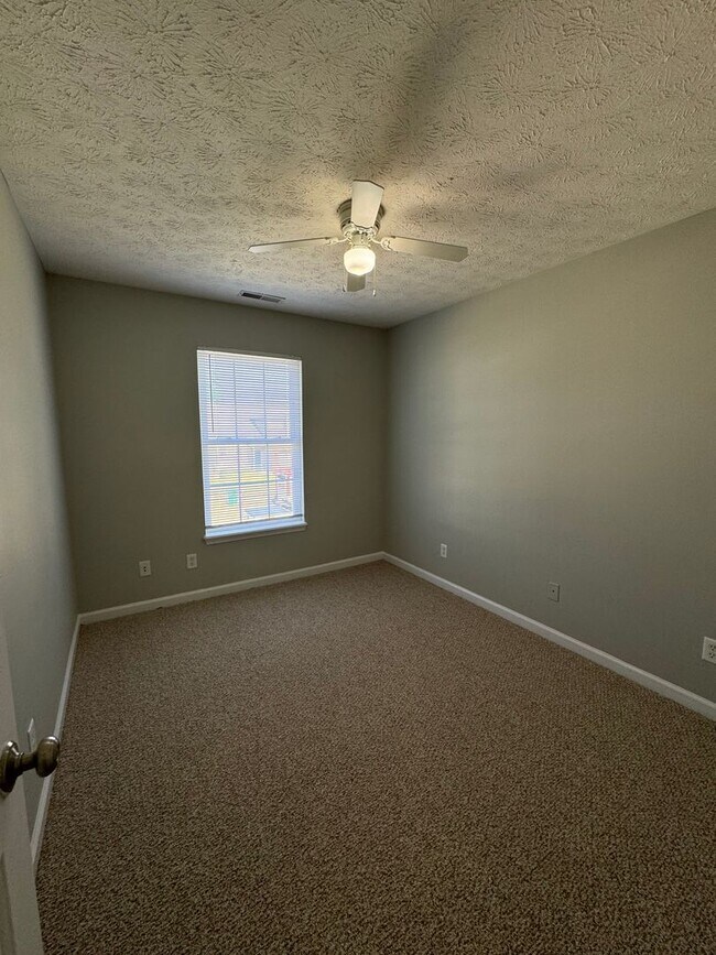 Building Photo - 3883-3887 Ledyard