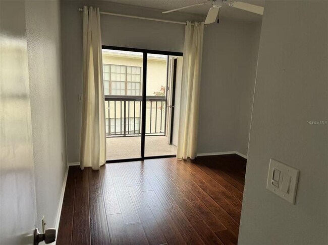 Building Photo - 3366 Mermoor Dr