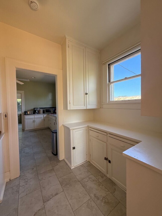 Building Photo - Spacious Somis Country Estate – 4+3 4,000 ...