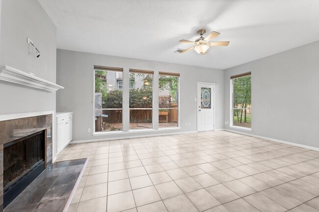 Building Photo - 17 E Willowood Ct