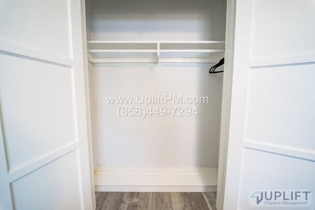 Building Photo - 4237 Swift Ave