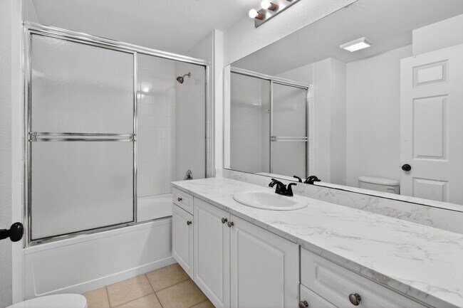 Building Photo - 2804 Sarento Pl