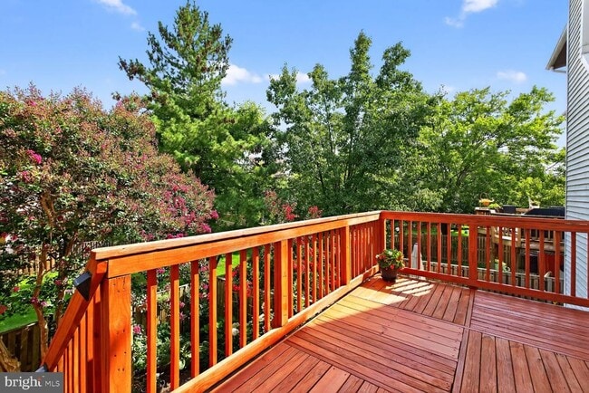 Building Photo - 6076 Heatherwood Dr
