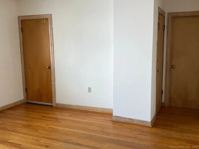 Building Photo - 128 Lincoln St