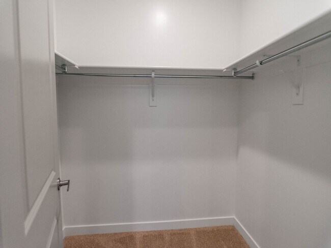 Building Photo - 2308 E 830 S