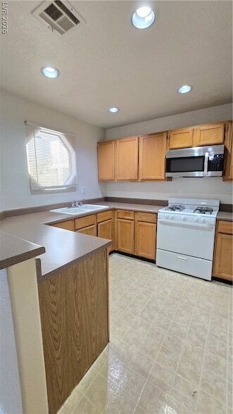Building Photo - 5002 S Rainbow Blvd