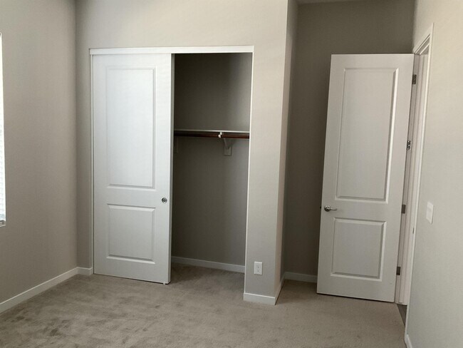 Building Photo - 598 Sandpiper Run Ln