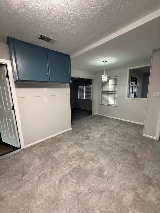 Building Photo - 506 Gardenia St