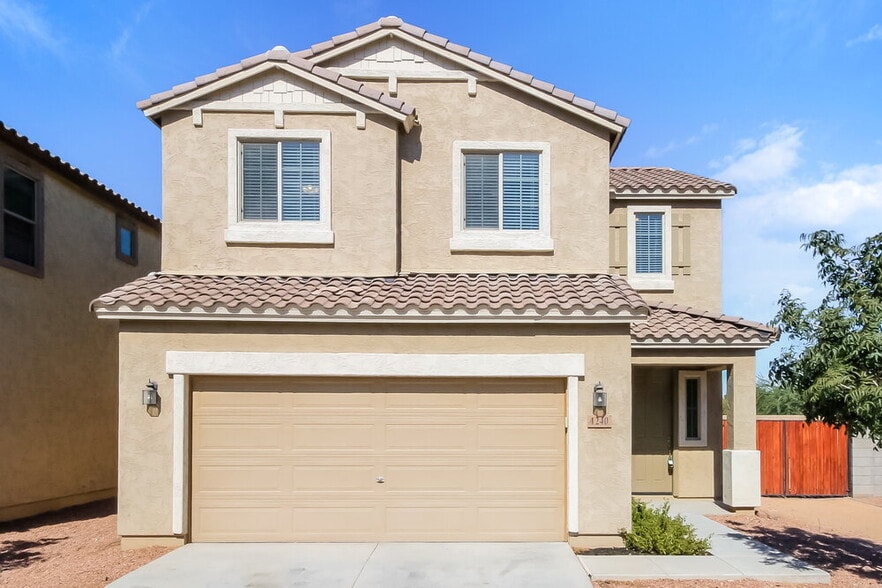Primary Photo - 1240 E Taylor Trail