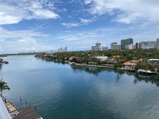 Building Photo - 9751 E Bay Harbor Dr