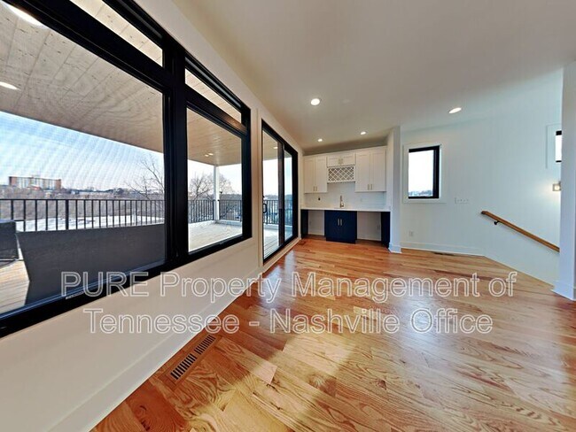 Building Photo - 1256 Thomas St