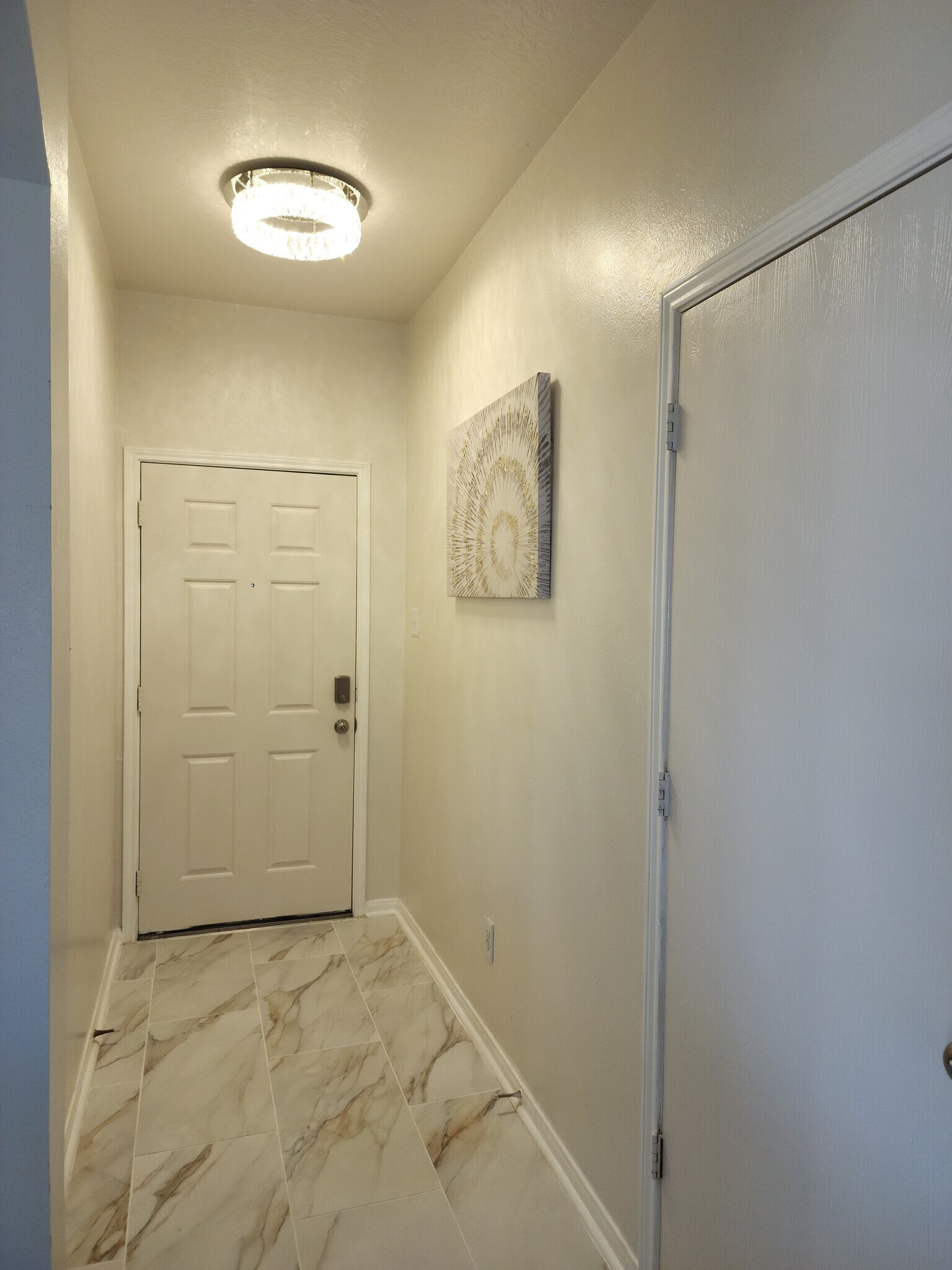 Front Hallway - 4710 Montclair Hill Ln