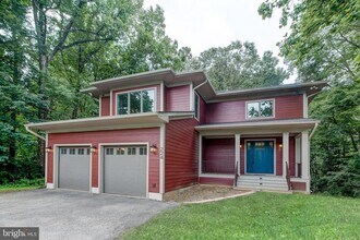 Building Photo - 224 Percheron Ct