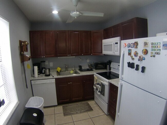 Building Photo - 133 Normandy Ln