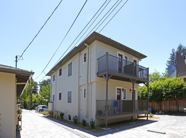 Primary Photo - Hawthorne Apartment Homes