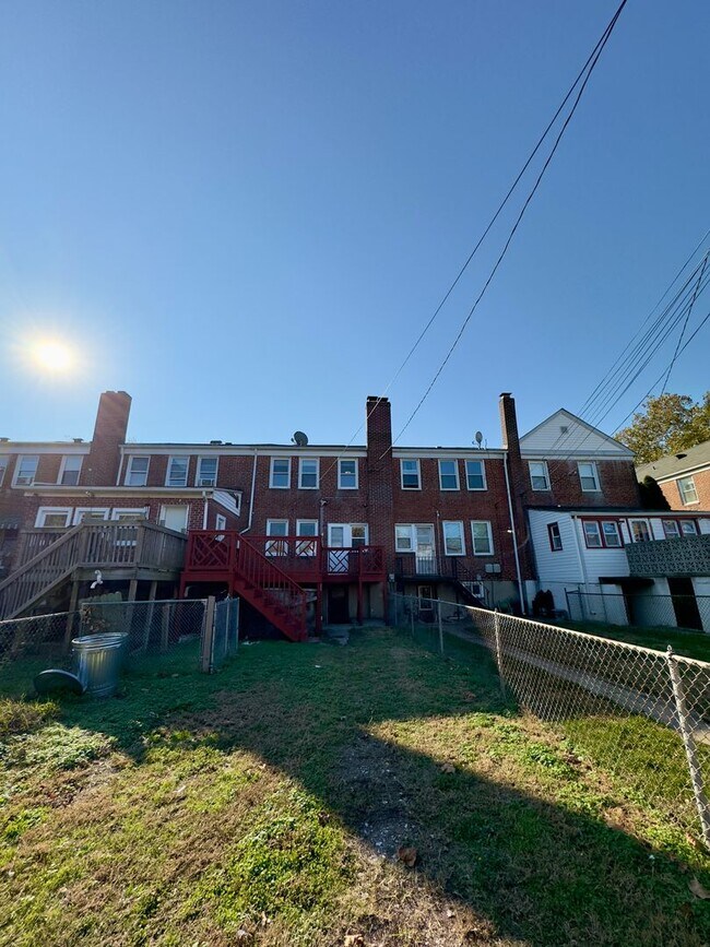 Building Photo - Charming 3Bed/2Bath Townhome in Dundalk, MD!