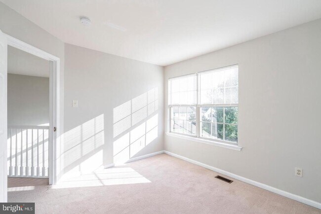 Building Photo - 4407 Waterford Way