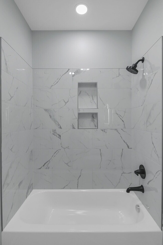 Building Photo - 32 Roberson St