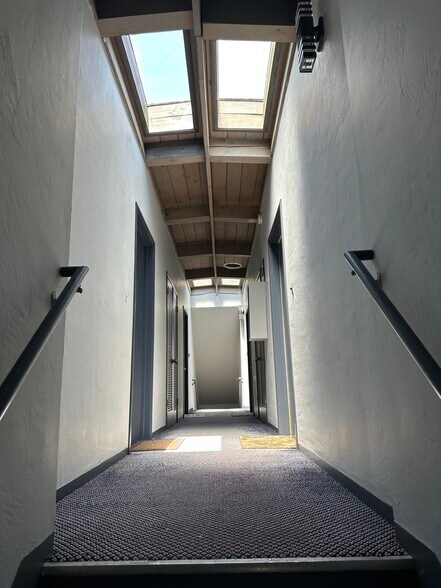 Building Photo - 1011 2nd St