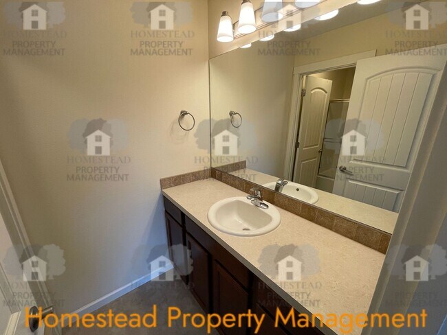 Building Photo - 476