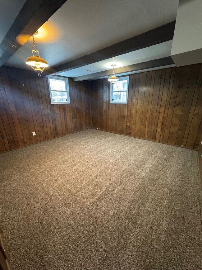 Building Photo - Great NE