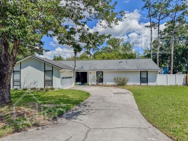 Building Photo - 1959 Sussex Dr N