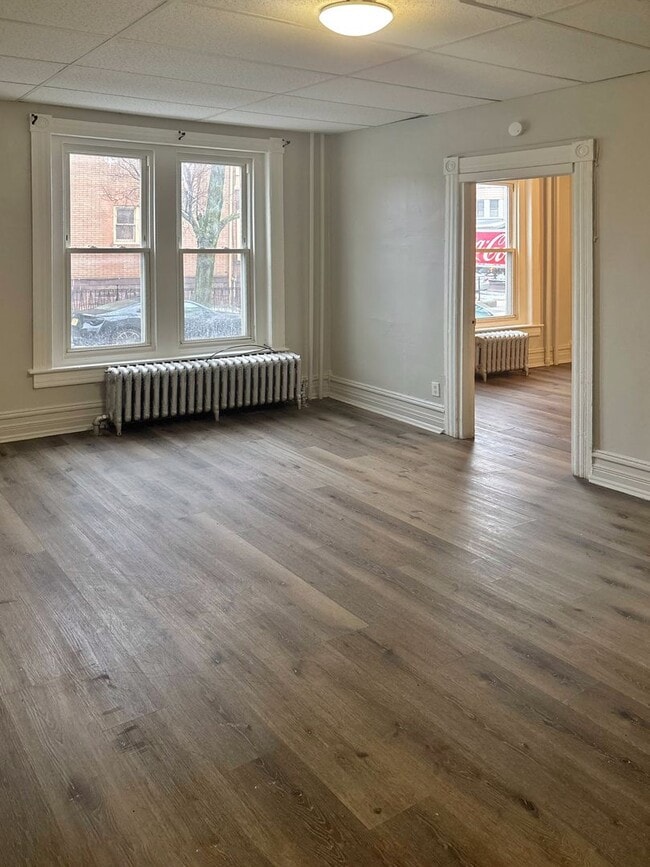 Building Photo - 448 N 6th St