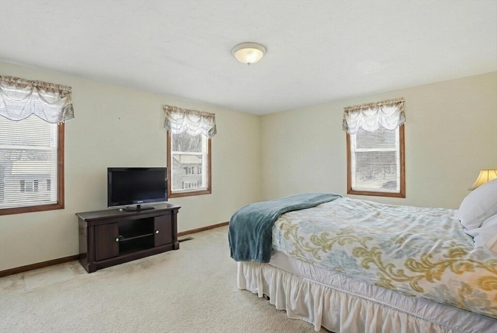 Building Photo - 20 Bolton St