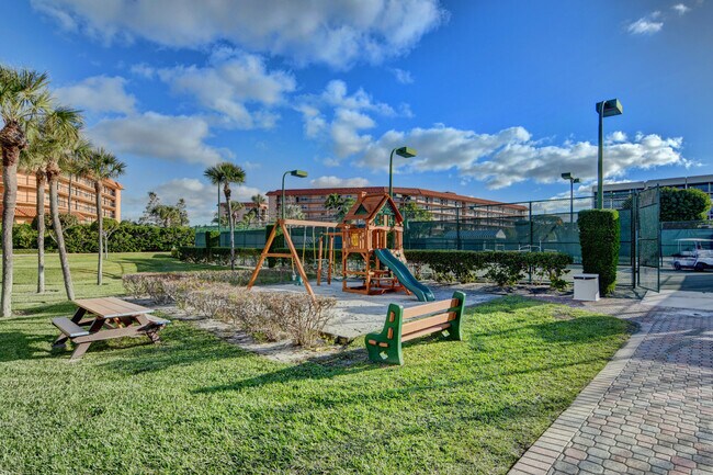 Building Photo - 2701 N Ocean Blvd