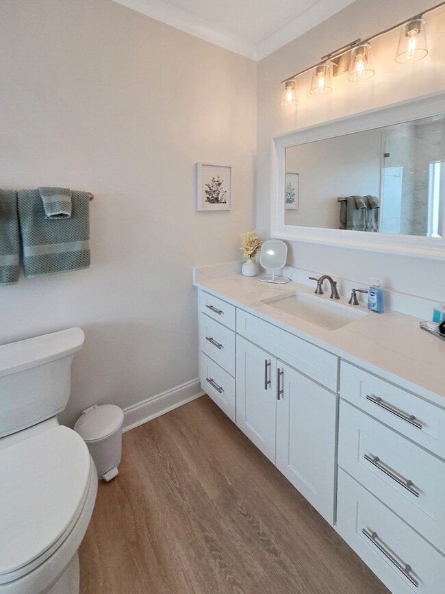 Building Photo - 996 Beach Blvd W