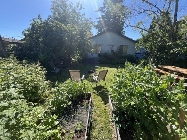 Building Photo - 6432 SE 63rd Ave