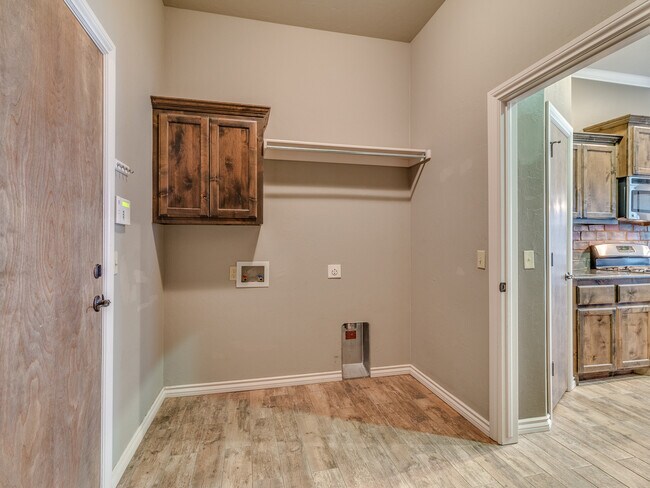 Building Photo - 3813 Normandy Rd
