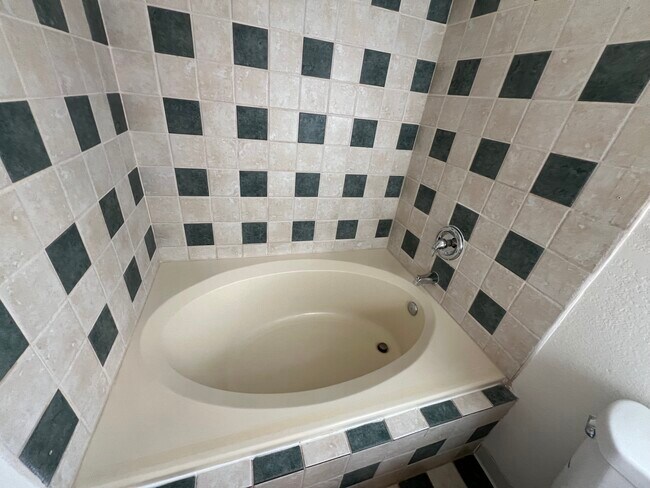 Building Photo - 945 Marietta Ct