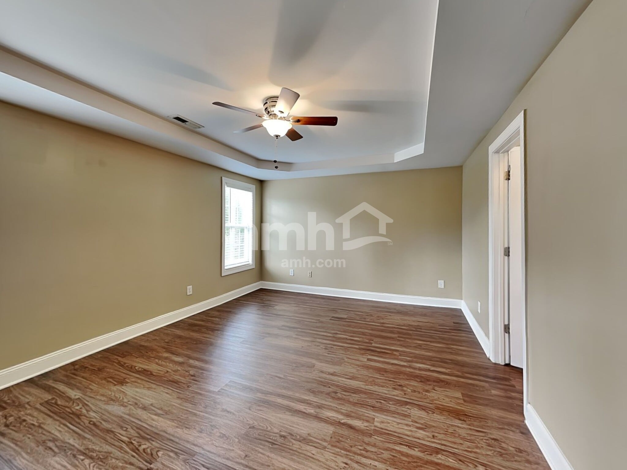 Building Photo - 3128 Skycrest Dr