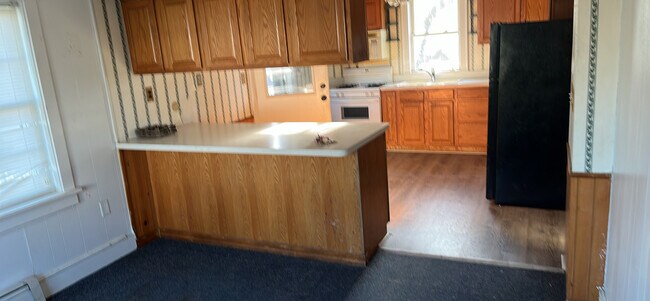 Building Photo - 506 Dock St