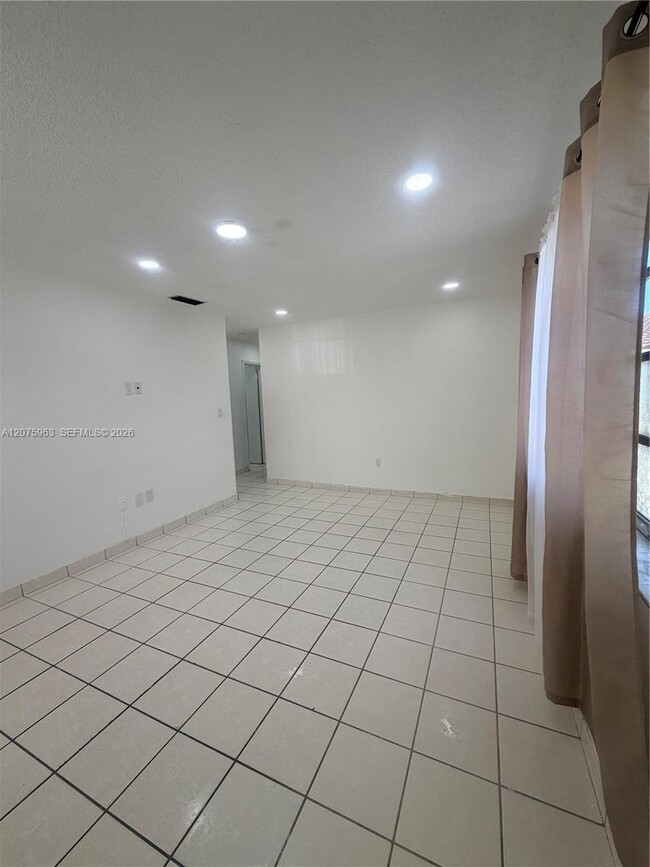 Building Photo - 3821 SW 89th Ct