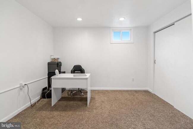 Building Photo - 110 Stull Ct
