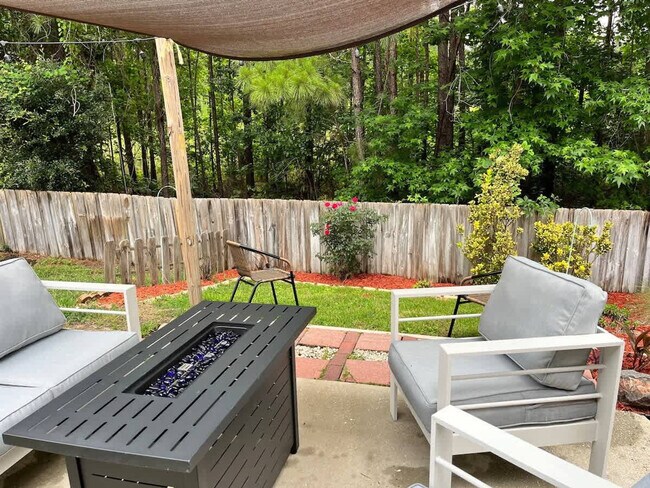 Building Photo - 182 Aquinnah Dr