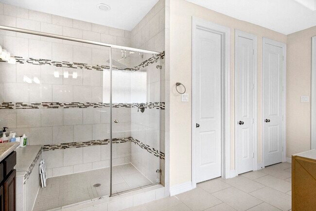Building Photo - 13204 Leighton Gardens Dr