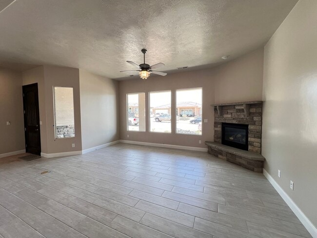 Building Photo - 3 Bed 2 Bath Home in Hurricane