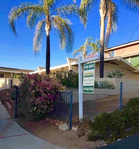 Building Photo - Mid-Century Modern 3Br 2Ba on 1/2ac with View!