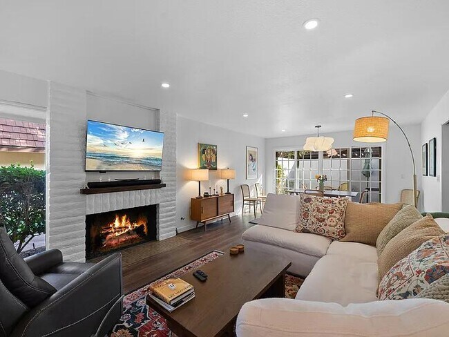 Building Photo - 4517 Collwood Ln