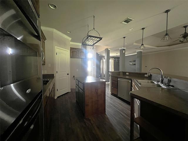 Building Photo - 710 Wolf Creek