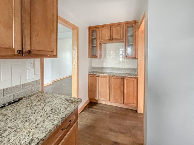 Building Photo - 5156 W 63rd Pl