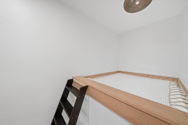 Building Photo - 1727 S Indiana Ave