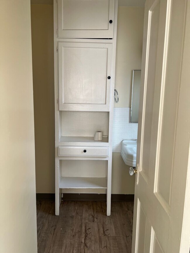 Building Photo - 2200 D St