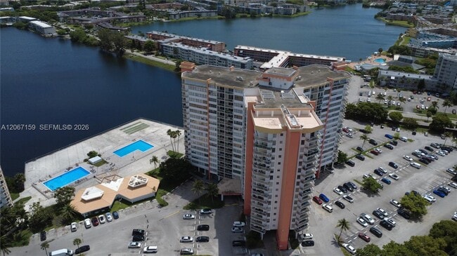 Building Photo - 1351 NE Miami Gardens Dr