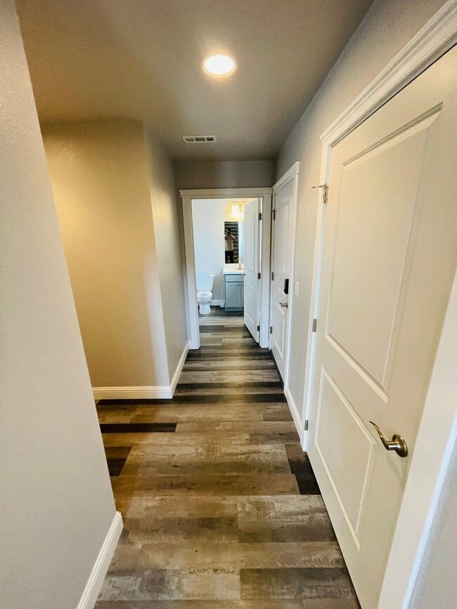 Building Photo - Entertainers delight, 3bdrm 2.5 bath home ...