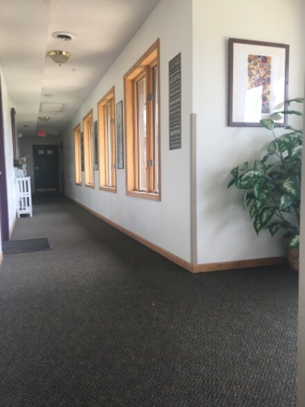 Building Photo - 806 Cross Park Ave