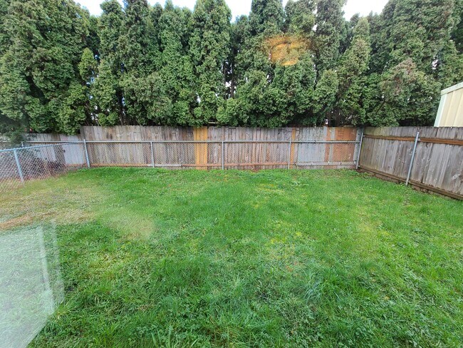 Building Photo - 4732 Cougar Ct SE